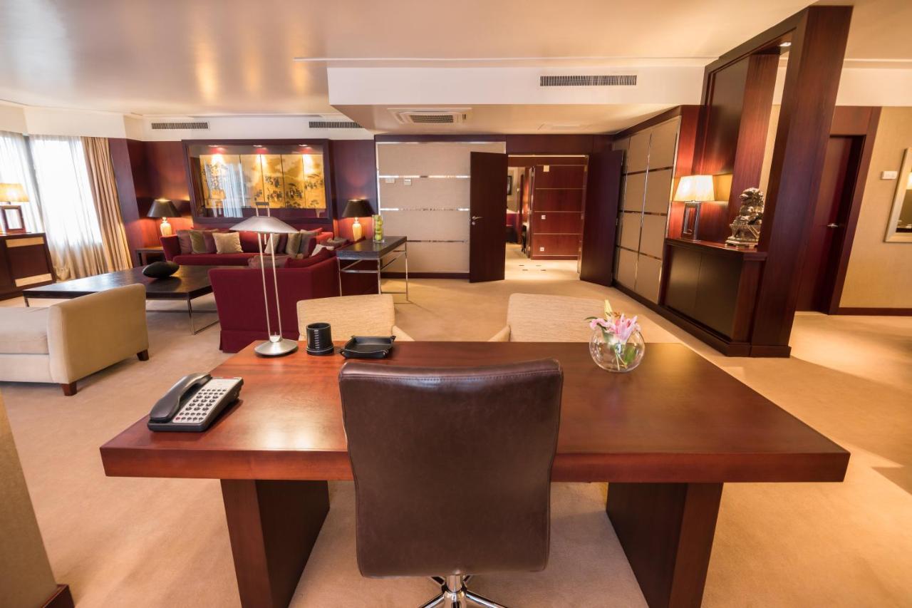 Crowne Plaza Porto By Ihg Hotel Exterior photo A suite at the InterContinental