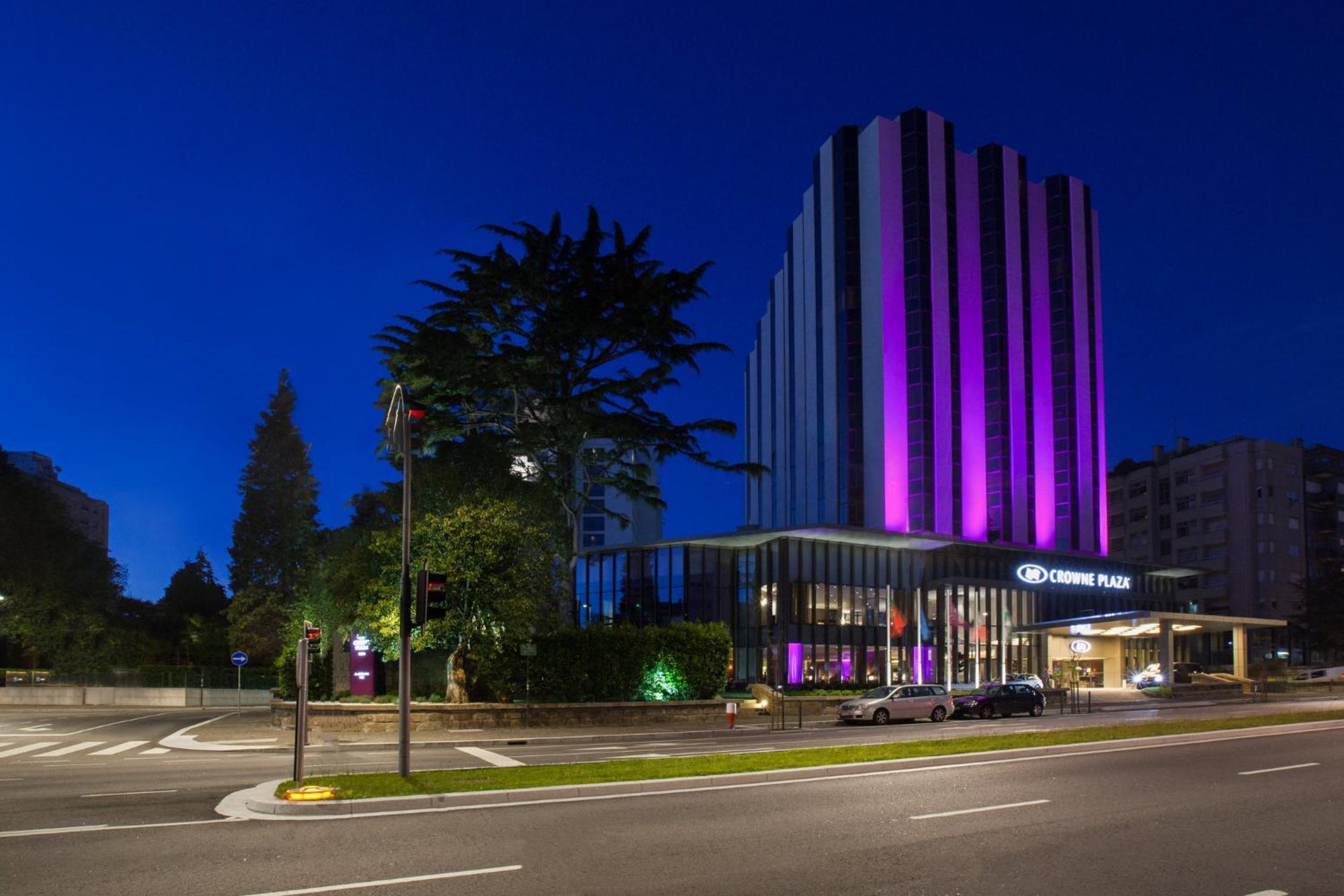 Crowne Plaza Porto By Ihg Hotel Exterior photo The Crowne Plaza Hotel in Ljubljana