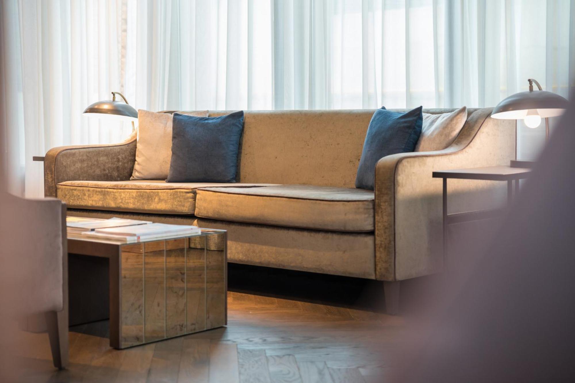 Crowne Plaza Porto By Ihg Hotel Exterior photo A sofa